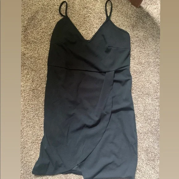 SHEIN Plus Ruched Asymmetrical Hem Cami Black Dress - Picture 2 of 3